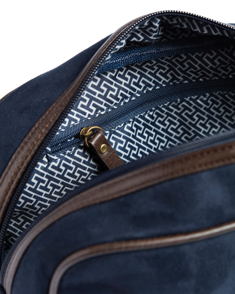 VINGA Hunton washbag - Image 18