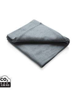 Fleece blanket in pouch