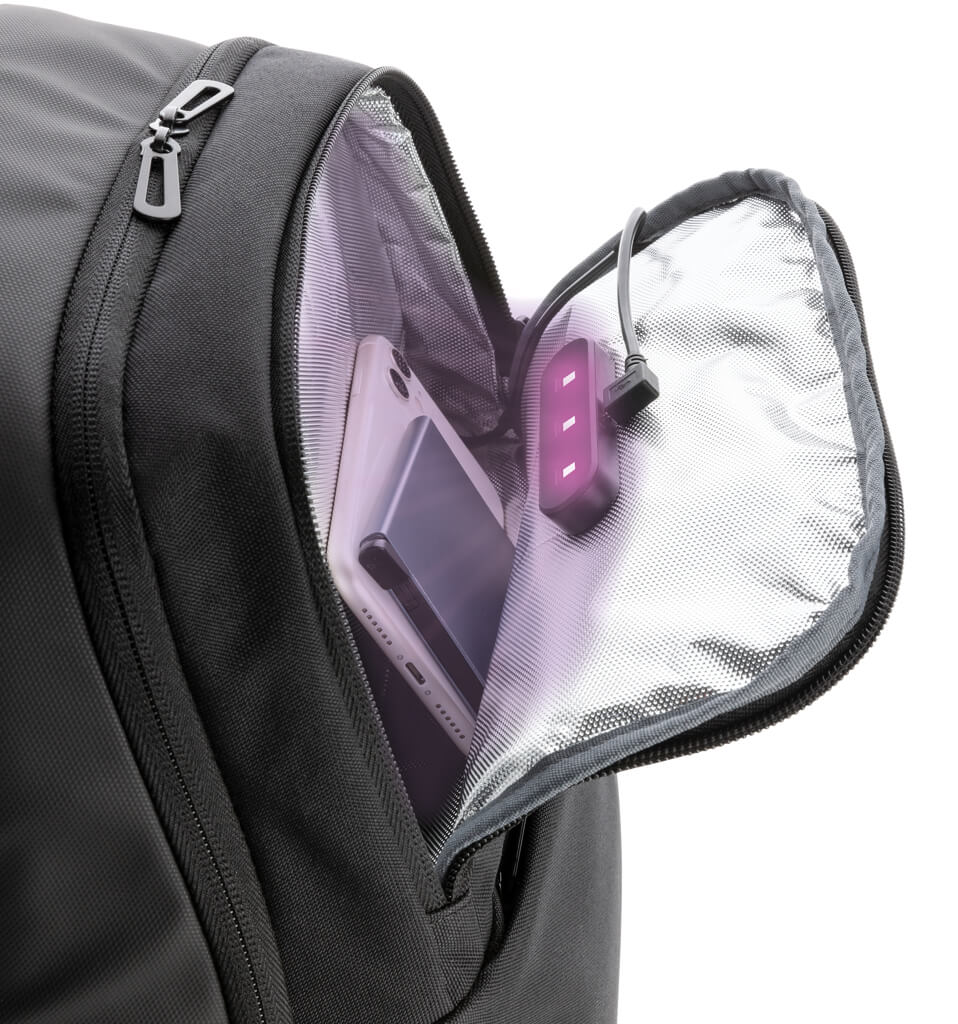 Swiss Peak laptop backpack with UV-C steriliser pocket - Image 9