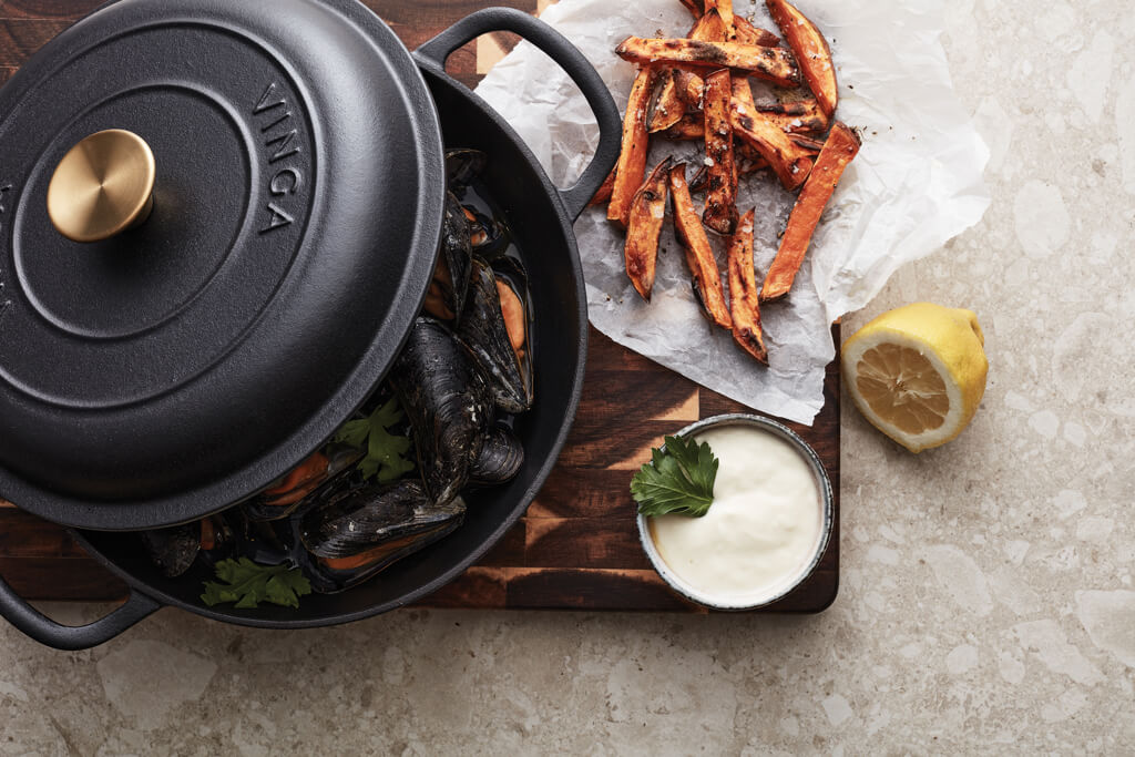 VINGA Monte enameled cast iron sauté pan - Image 5