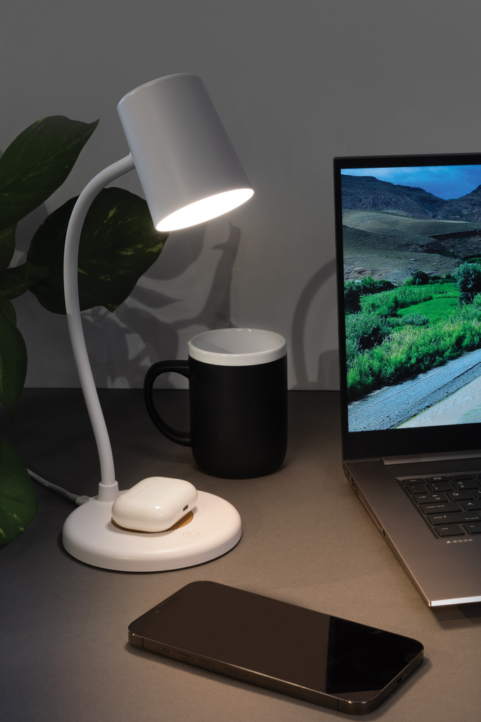 Zenara RCS recycled plastic and cork 15W wireless desk lamp - Image 14