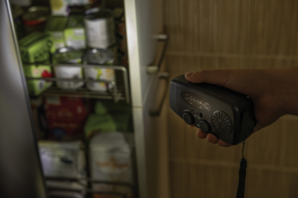 RescueWave RCS recycled plastic emergency radio - Image 9